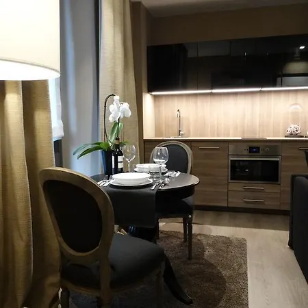 Qb/four Apartment